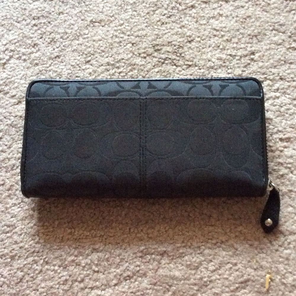 Authentic Coach wallet - Picture 3 of 4